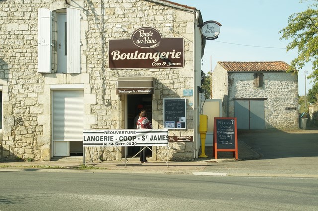 Jérémy Biava au four et au pétrin à la boulangerie de St James