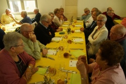 repas des seniors 6 octobre 2019 (6).JPG