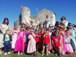 Visite du château de St Jean d'Angle.jpg