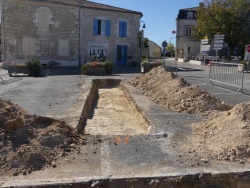 fouilles archéo place des halles et quai de carénage en octobre 21 (9).JPG