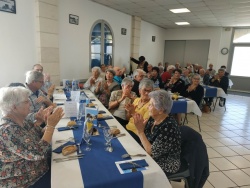 repas des seniors 2 octobre 2022 (4).jpg