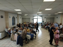repas des seniors 2 octobre 2022 (6).jpg